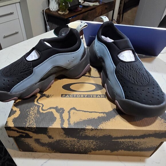 Oakley Factory Team Flesh X BRAIN DEAD Sandal Blue Black Trainer MENS 10 NEW - Picture 2 of 12